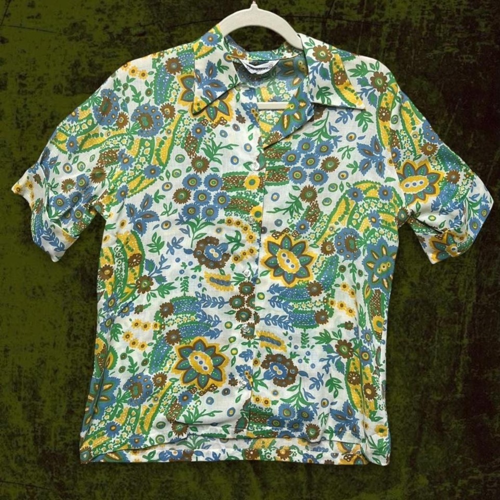 RUE VINTAGE 1970s Psychedelic Paisley Ship N Shore Dagger Collar Button Up Top S